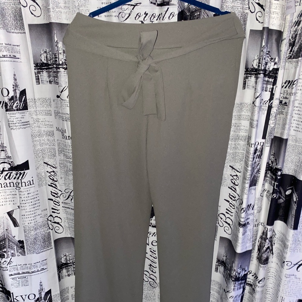 Green high waisted pants